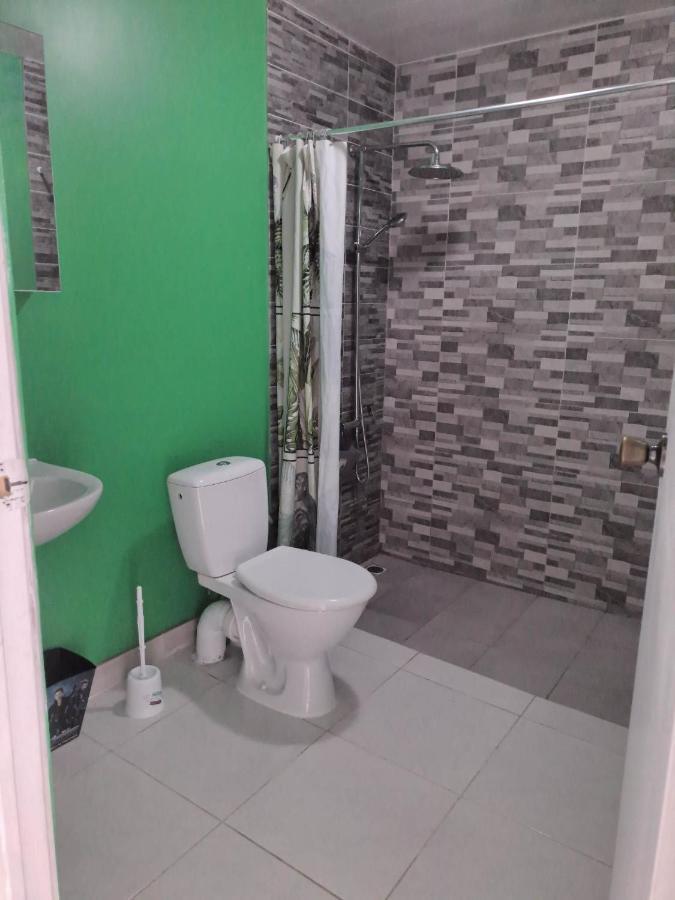 Auberge de jeunesse Laure Hebergement Loue Lits En Dortoir à Fa'a'ā Extérieur photo